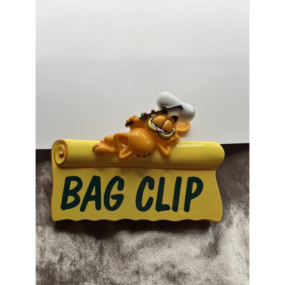 GARFIELD BAG CLIP, PAWS GIFTCO IN GREAT SHAPE , GREAT COLLECTABLE SEE - Picture 14 of 15